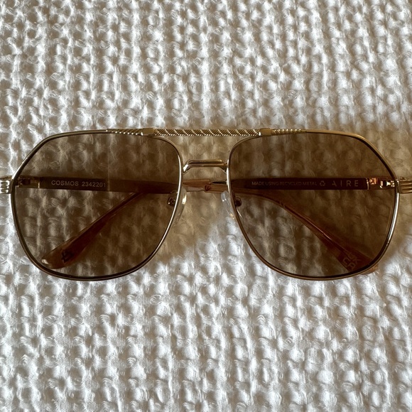 AIRE Accessories - Cosmos in bright gold & tan tint